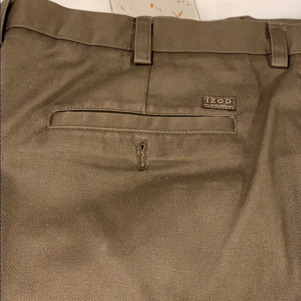 Izod Chinos